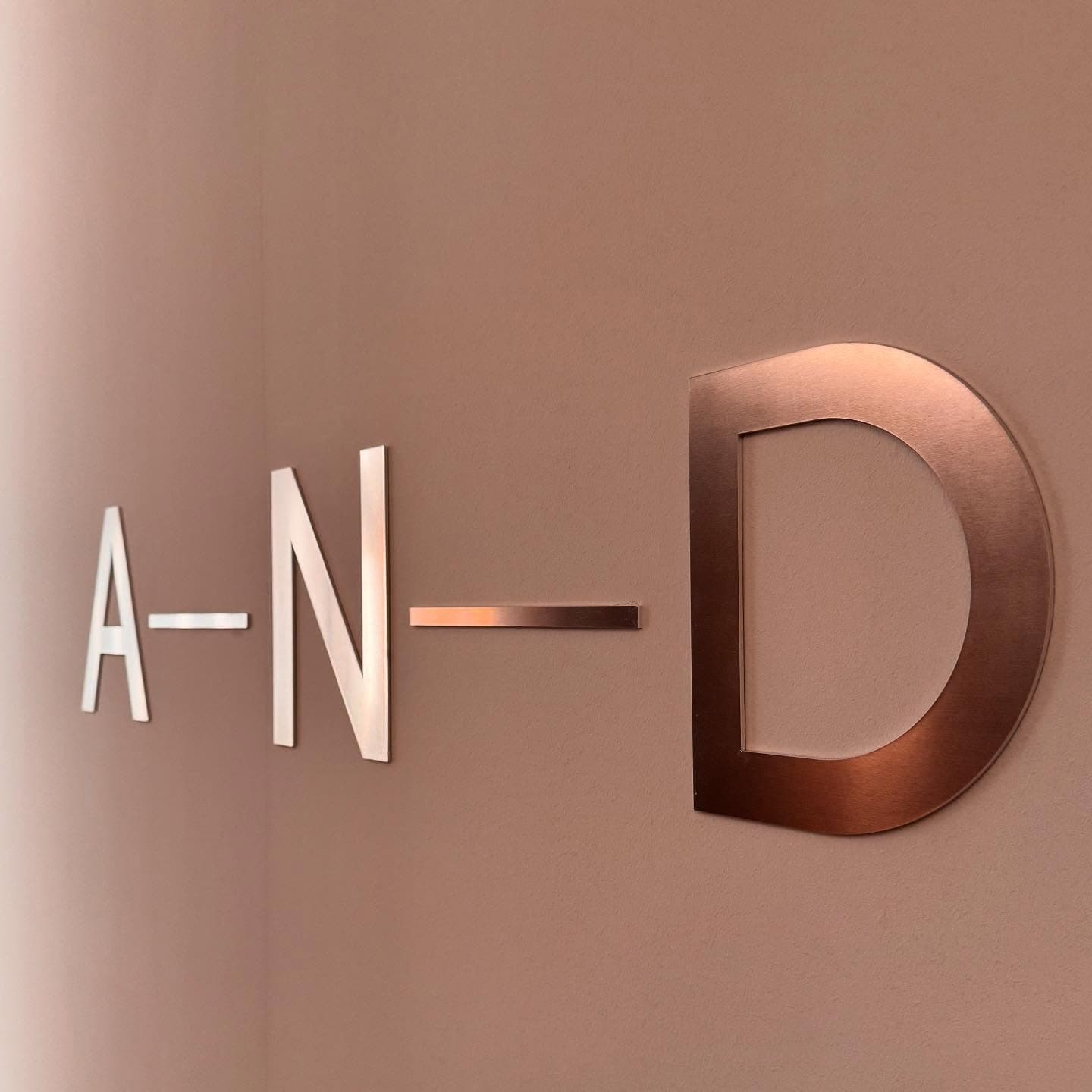 A-N-D · Euroluce / Salone del Mobile 展台实景